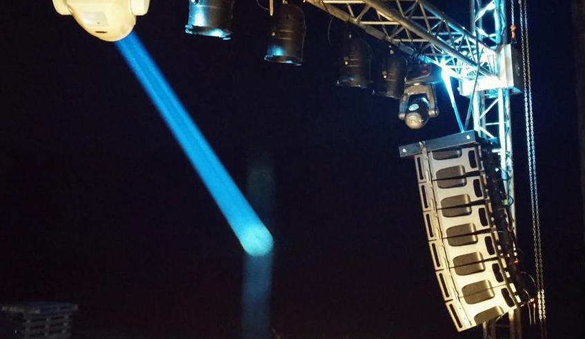 Delay tower as the perfect complement of line array systems